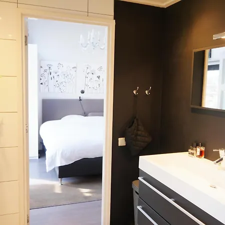 Semesterbostad Karibu Tuitjenhorn